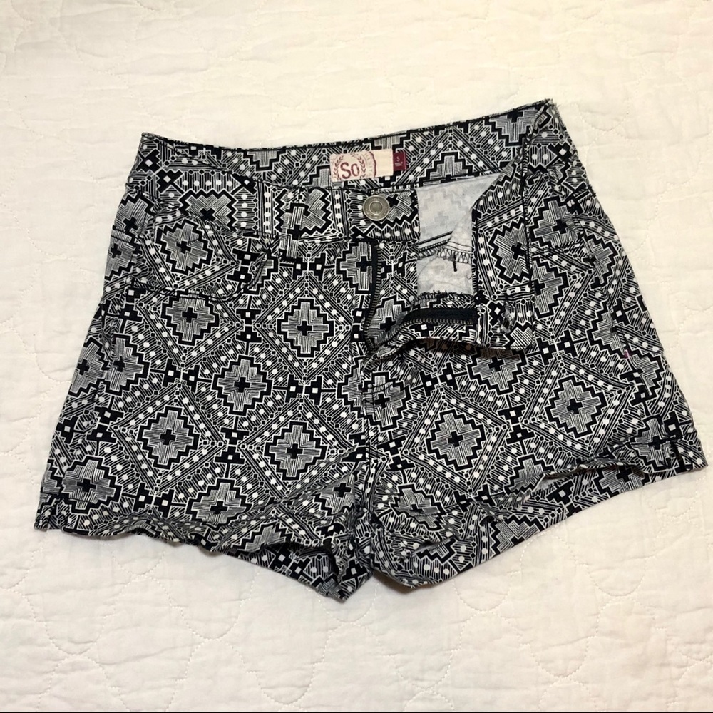 SO | size 5 | black and white Aztec shorts juniors